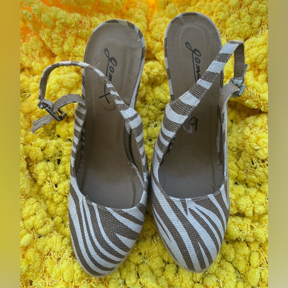 Pre-owned Jomax Animal Print Textured Pump